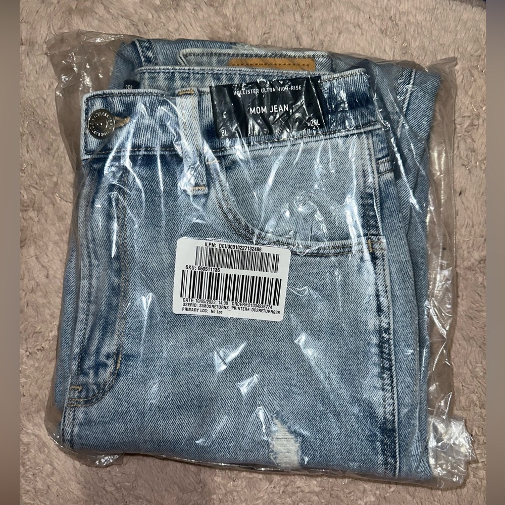 SOLD! Hollister Mom Jean